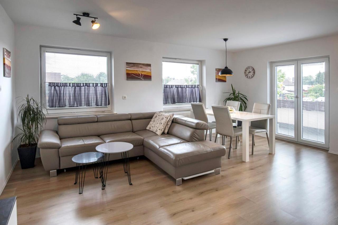 Apartments Vila Apolonia Ljubljana Bagian luar foto