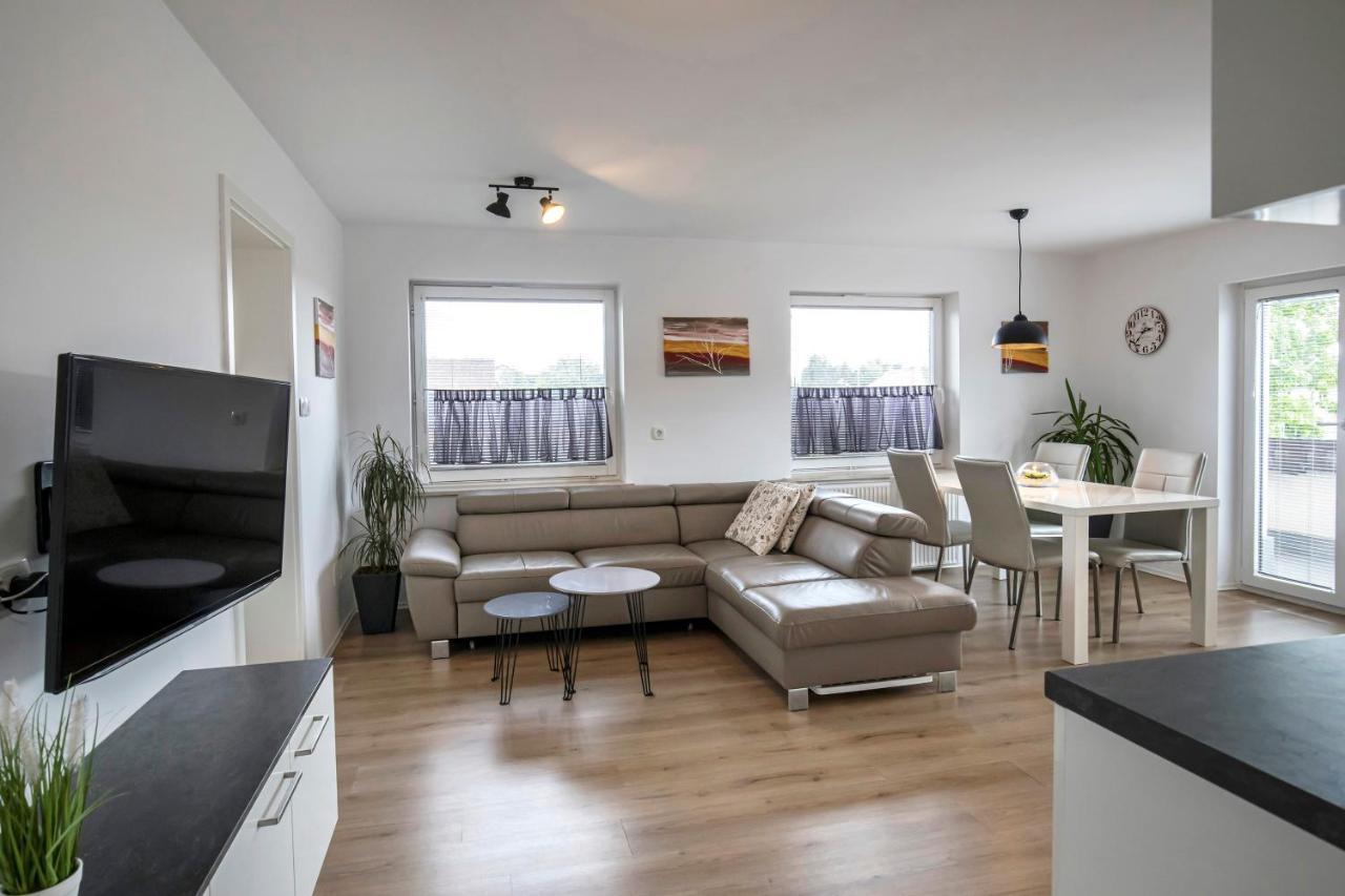 Apartments Vila Apolonia Ljubljana Bagian luar foto
