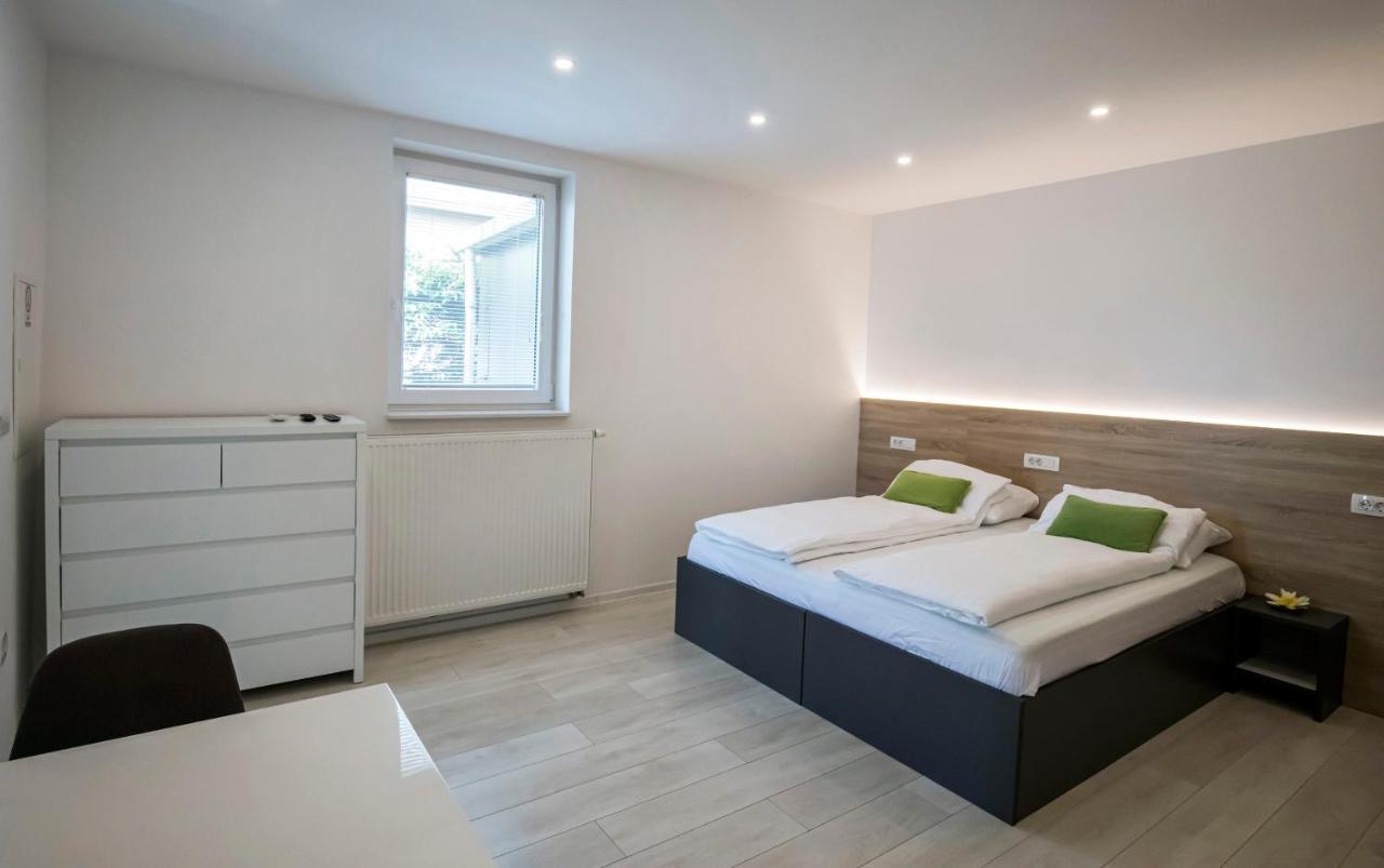 Apartments Vila Apolonia Ljubljana Bagian luar foto
