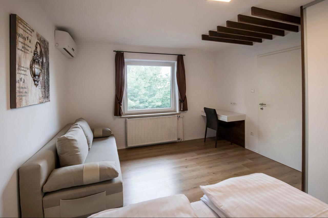 Apartments Vila Apolonia Ljubljana Bagian luar foto